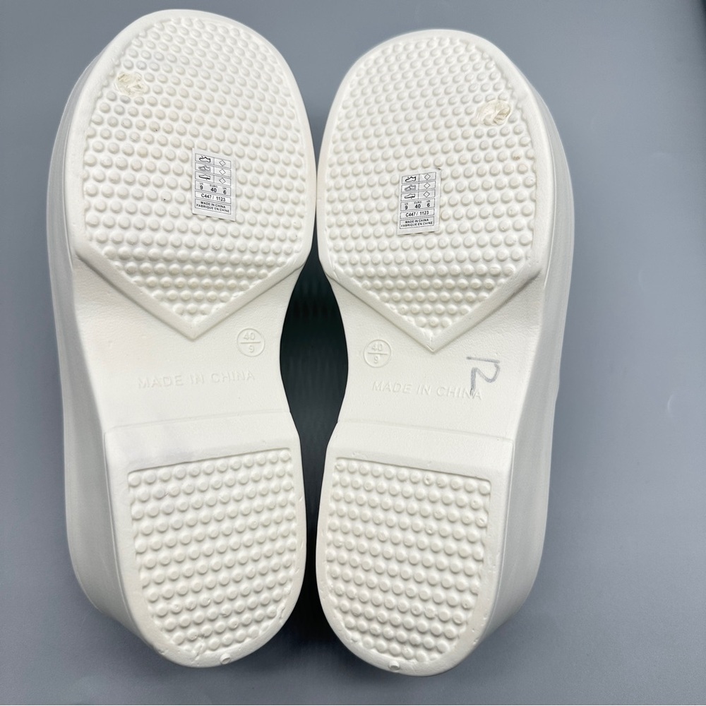 👉 Chic White Slide Sandals - Picture 3 of 6